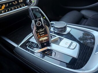 BMW 740d xdrive - 18