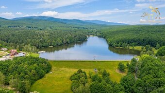 Pozemok v lone prírody s potôčikom– ideálny pre vašu vysníva - 18