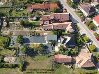 Rodinný dom NA PREDAJ s krásnou záhradou pri Bratislave - 18