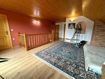 NA PREDAJ PRIESTRANNÝ RODINNÝ DOM - CHRENOVEC - 18