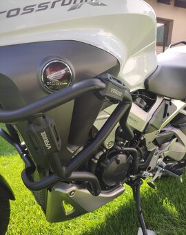 HONDA CROSSRUNNER VFR800X - 18
