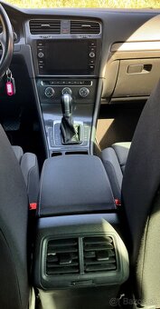 Predám Volkswagen Golf Variant 1.6 TDI 115k Comfortline DSG - 18