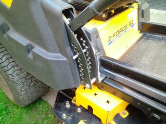 Trávny traktor  ,rider CUB CADET Z-FORCE SZ 48 - 18