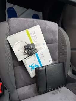 VOLKSWAGEN TOURAN 1,4 TSI, aut.DSG,BI-XENON,NAVI - 18