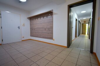 Moderný 10-ročný dom s výťahom v tichej uličke Martin Stráne - 18