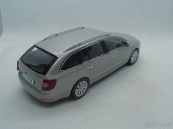 Škoda Superb II   "Kaleidoskop" 1/43 - 18