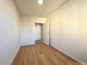 Na predaj kompletne zrekonštruovaný 3 izb. byt, Trenčín, ul. - 18