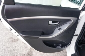 11- Hyundai, i30, 2014, benzín, 1.6i, 99kw - 18