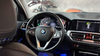 BMW Rad 3 Touring 318d mHEV A/T - 18