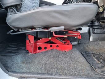 Toyota land cruiser lj73 - 18