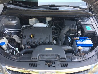 HYUNDAI I30 1.4 i 16V CVVT Benzin - 18
