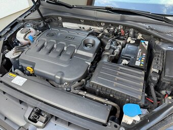 VOLKSWAGEN GOLF VARIANT, HIGHLINE, 1,6TDI, MANUÁL, 10/2017 - 18