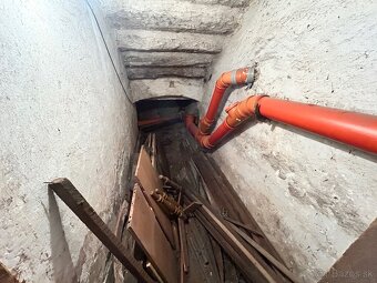 REZERVOVANÉ- Predám veľký 3izb byt na prízemí v pôvodnom st. - 18