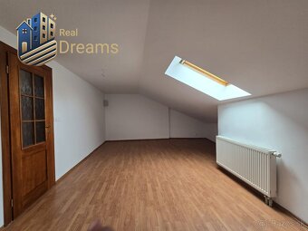 Exkluzívny 8-izbový rodinný dom s bazénom - Luxus a pohodlie - 18