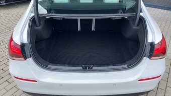 Mercedes-Benz A 180 sedan - 18