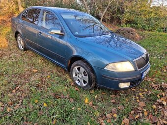 Skoda Octavia 1.9 tdi 77kw 105 ps sedan modrozelená METALIZA - 18