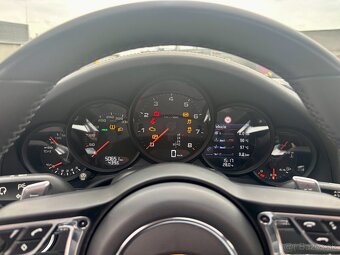 Porsche 911 Carrera 991.2 PDK - 18