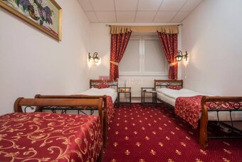 EXKLUZÍVNE - PREDAJ - HOTEL Liptovský Ján, 25 izieb, 7334 m2 - 18