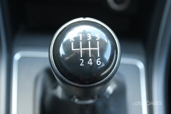 Volkswagen Touran 1,6 TDi 85 kW COMFORTLINE - 18
