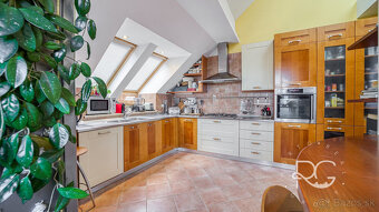 Pôsobivý staromestský byt s veľkou terasou s krásnym výhľado - 18