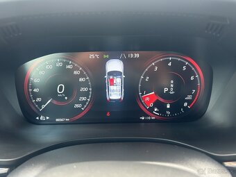 VOLVO XC60 B6 AWD R-Design - 18