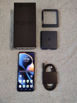 Motorola Razr 60 Pantone Gibraltar Sea 256GB,8GB RAM - 18