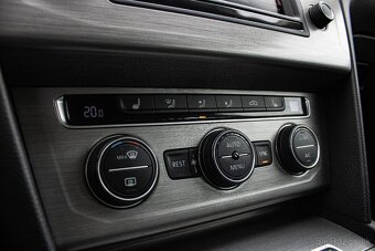VW Passat Variant 2.0 TDI 110kW DSG Pôvodný lak - 18