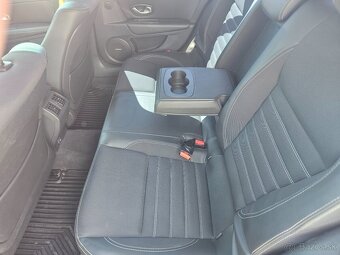 Renault Laguna 2.0 dCi 180k Bose - 18