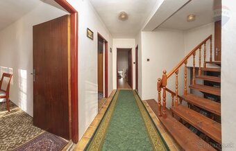 PREDAJ: Veľký rodinný dom na výnimočnom mieste 218m2, Banská - 18