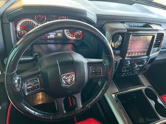 DODGE RAM 5.7 HEMI 4X4 model roku 2015 - 18
