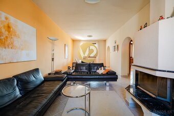 Na PREDAJ 5i rodinný dom s dvojgarážou a hosťovským domom, N - 18