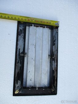 odvetrávaciu  lamelovú mriežku - 18