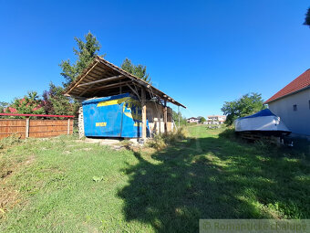 Pozemok so starým domom a inžinierskymi sieťami v obci Kra - 18