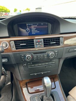 BMW rad 3 320d 184k xDrive A/T - 18