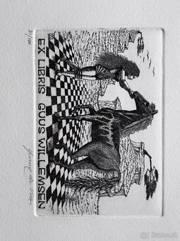 Yvonne De Vries - 18