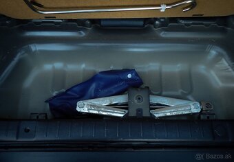 SUZUKI JIMNY 1.3benzin 2013 4x4 KOŽA KLIMA VYHREV ŤAŽNE - 18