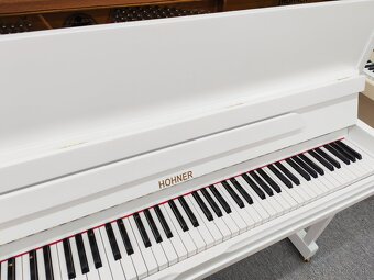Moderné elegantné Piano dovoz celá SR - 18