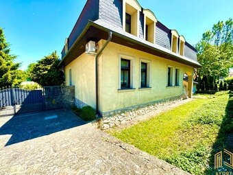 NA PREDAJ ROD. DOM 8 +, PP 275m2, POZEMOK 1.206m2, SENICA - - 18