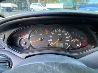 Ford Focus Combi GHIA 1.8 TDCI 85kW klima tažné xenony 2004 - 18