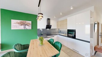 PINK Reality VEĽKÁ JESENNÁ AKCIA - 3.000€ Novopostavený rodi - 18