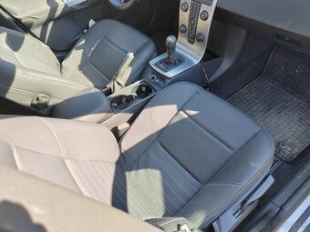 Volvo V50 2.0 100kw M6 - Možné splátky od 19.90 € - 18