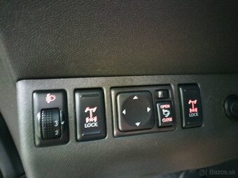 Nissan NAVARA 2.5 DCI 140kw M6 4x4 Rok 2012 PLATINUM - 18