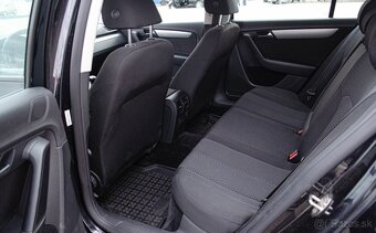 Volkswagen Passat B7 1.6 TDI Sedan - 18