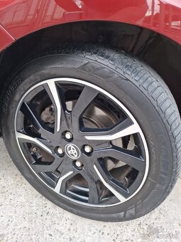 Predám TOYOTA YARIS 1.5 HYBRID SELECTION - 18