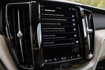 Volvo XC60 B5 184kW mHEV Inscription AWD A/T - 18