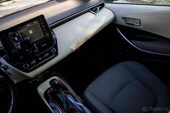 Toyota Corolla sedan 1.8 Hybrid e-CVT Style Tech - 18