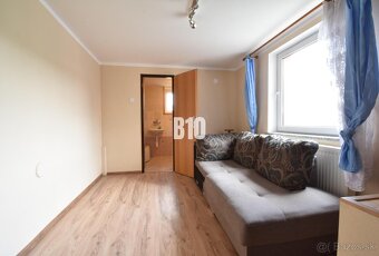 Rodinný dom s dvomi bytovými jednotkami, v centre Bytče. - 18