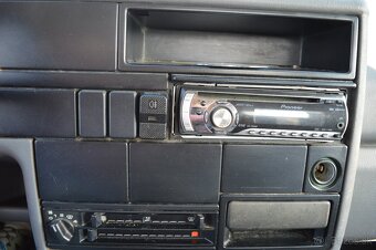 VOLKSWAGEN TRANSPORTER T4 valník 2,4D 57kW M5 - 18