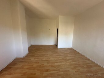 Rodinný dom v Hornej Štubni – priestranný - 18