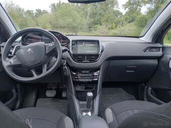 Peugeot 208 - 18